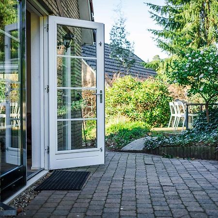 Luxe Vakantiehuis In Het Bos Met Jacuzzi En Sauna Лунтерен Екстер'єр фото
