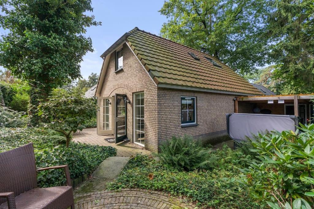 Luxe Vakantiehuis In Het Bos Met Jacuzzi En Sauna Лунтерен Екстер'єр фото