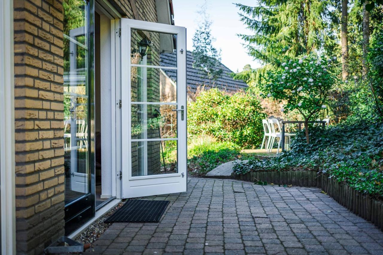 Luxe Vakantiehuis In Het Bos Met Jacuzzi En Sauna Лунтерен Екстер'єр фото