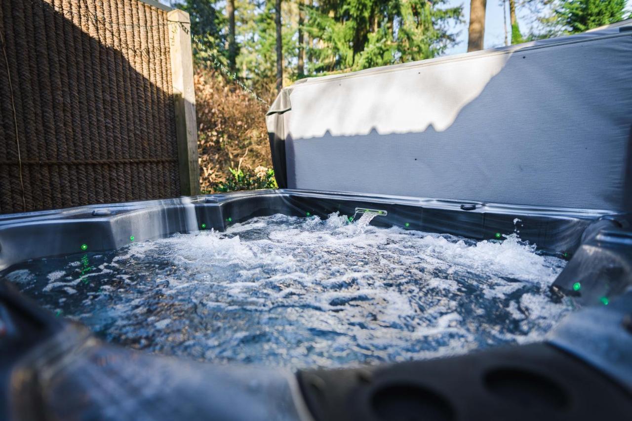 Luxe Vakantiehuis In Het Bos Met Jacuzzi En Sauna Лунтерен Екстер'єр фото