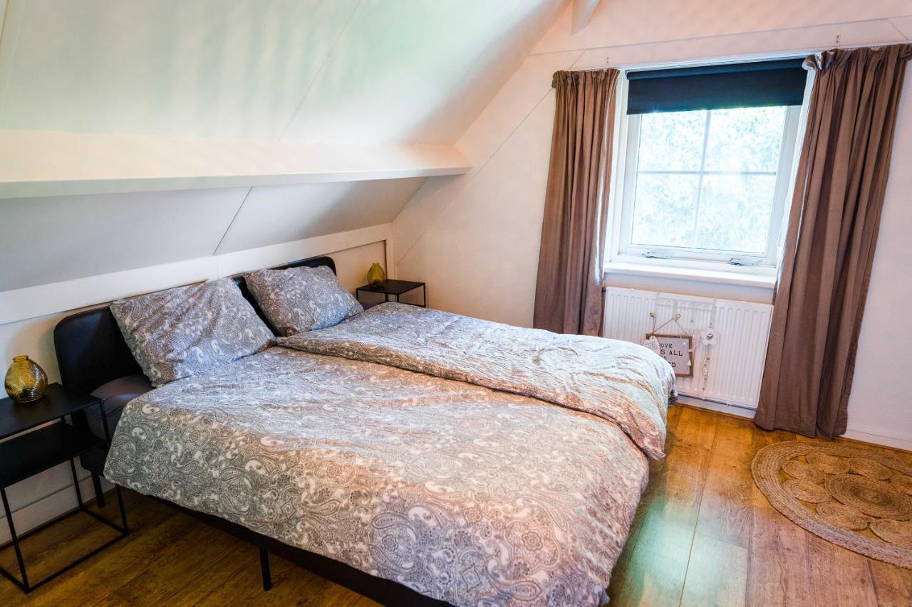 Luxe Vakantiehuis In Het Bos Met Jacuzzi En Sauna Лунтерен Екстер'єр фото